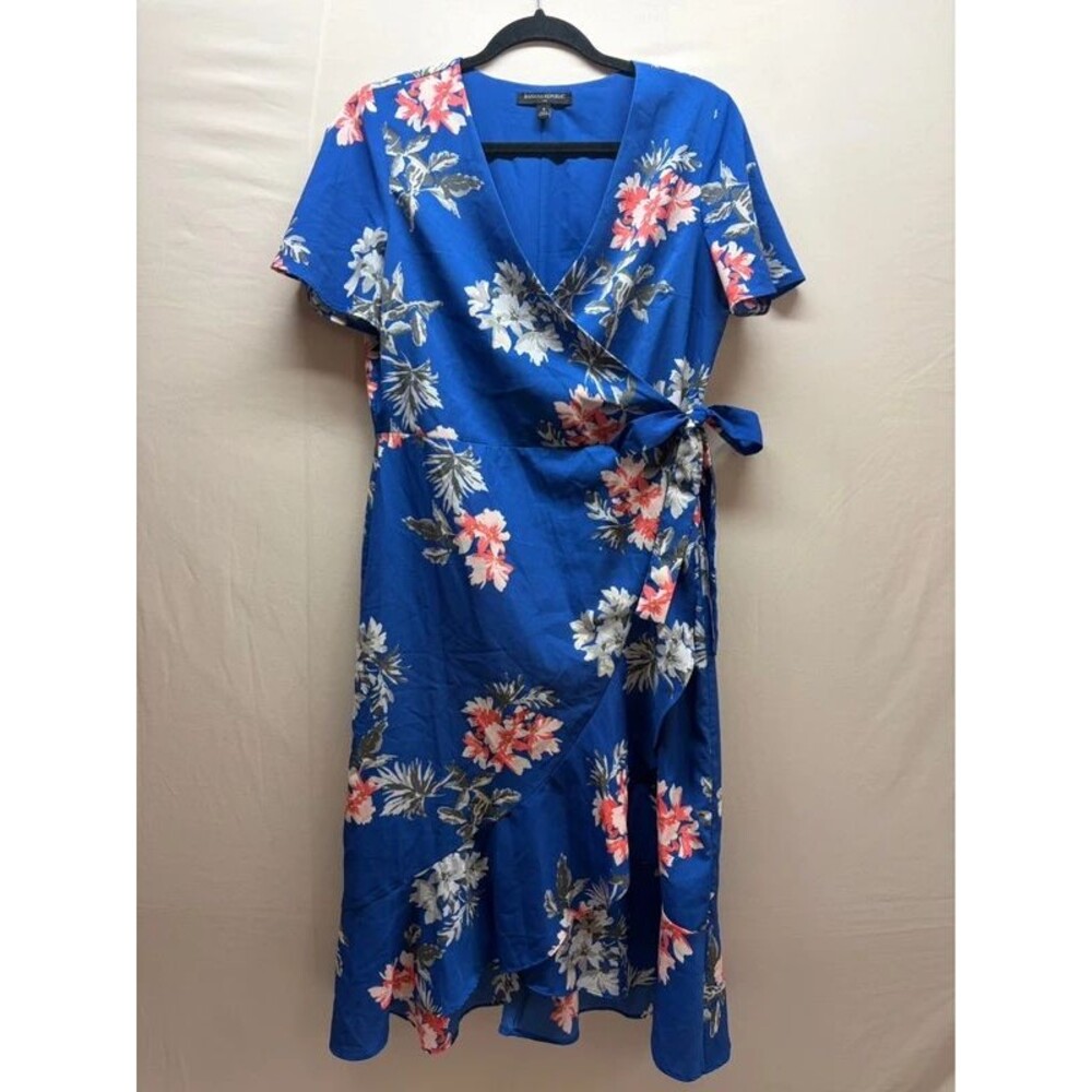 Banana Republic Flirty Floral Wrap Dress Size M/L